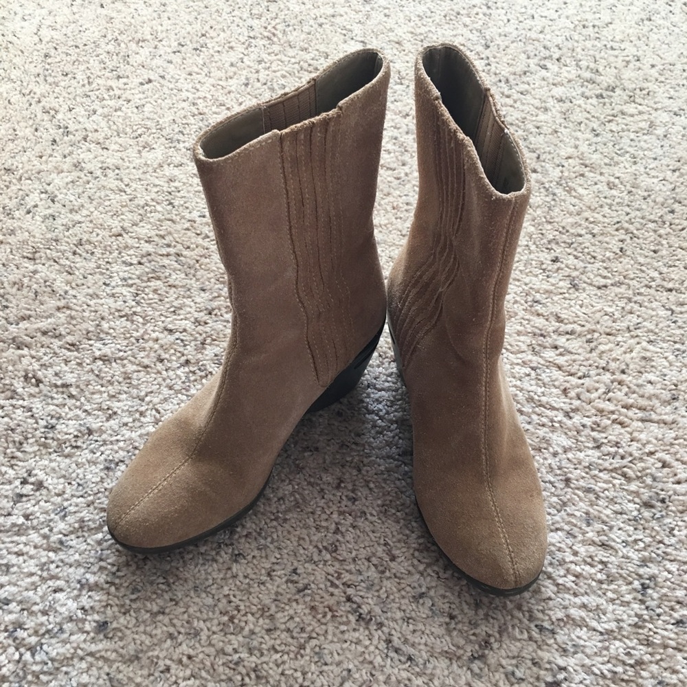 Short boots